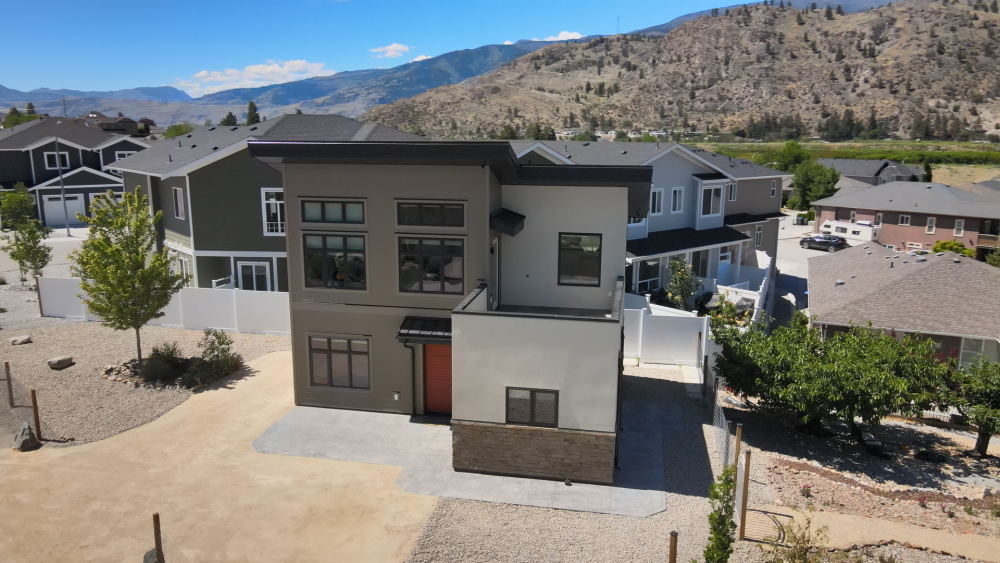 Custom home building in Oliver, British Columbia, Canada